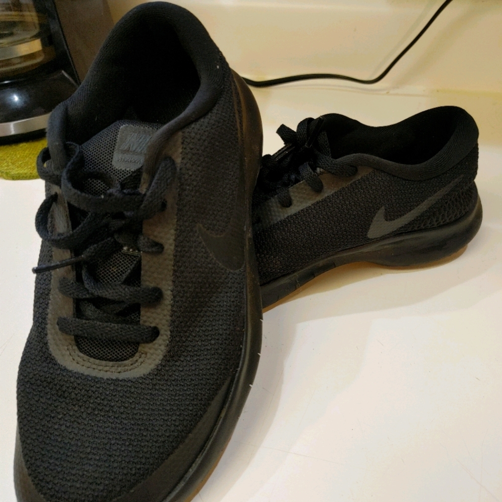 Womens NIKE shoes